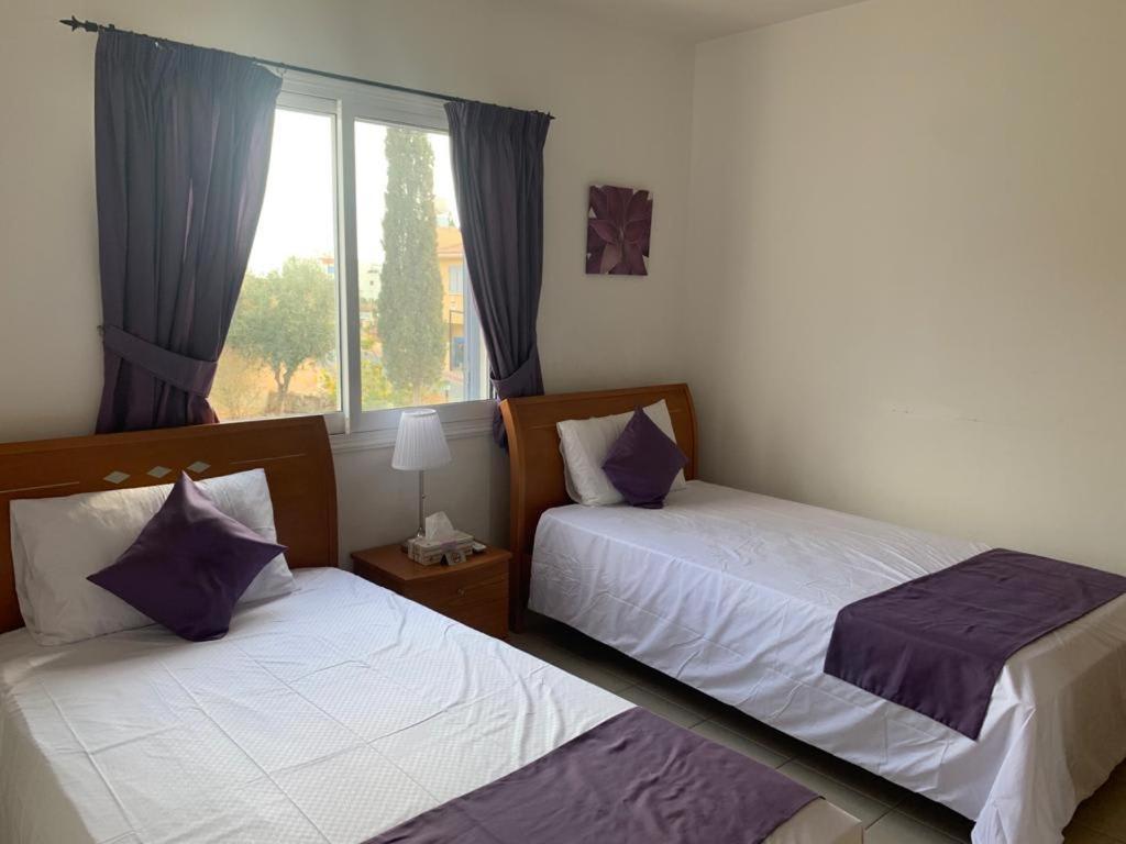 Regina Gardens - Spacious 3 Bed, 2 Bath Maisonette Paphos Exteriör bild