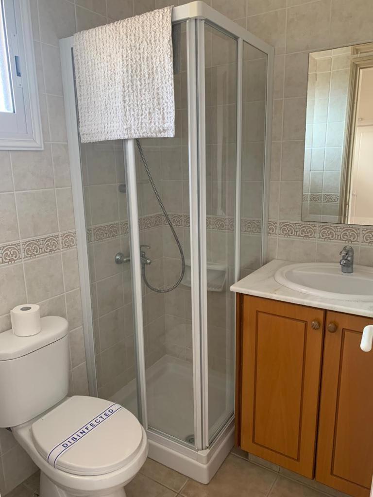 Regina Gardens - Spacious 3 Bed, 2 Bath Maisonette Paphos Exteriör bild