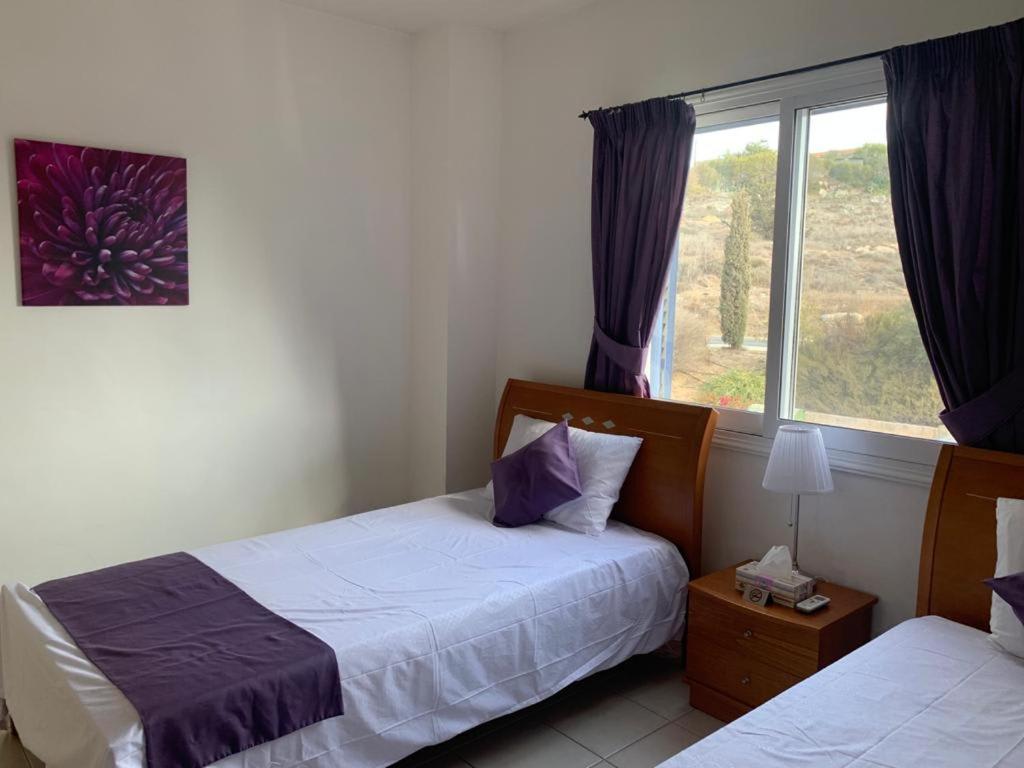 Regina Gardens - Spacious 3 Bed, 2 Bath Maisonette Paphos Exteriör bild