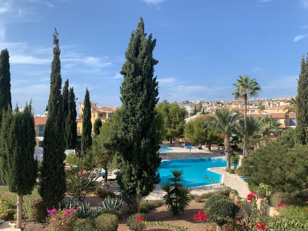 Regina Gardens - Spacious 3 Bed, 2 Bath Maisonette Paphos Exteriör bild