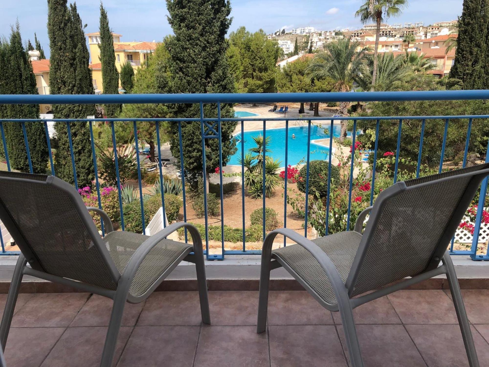 Regina Gardens - Spacious 3 Bed, 2 Bath Maisonette Paphos Exteriör bild